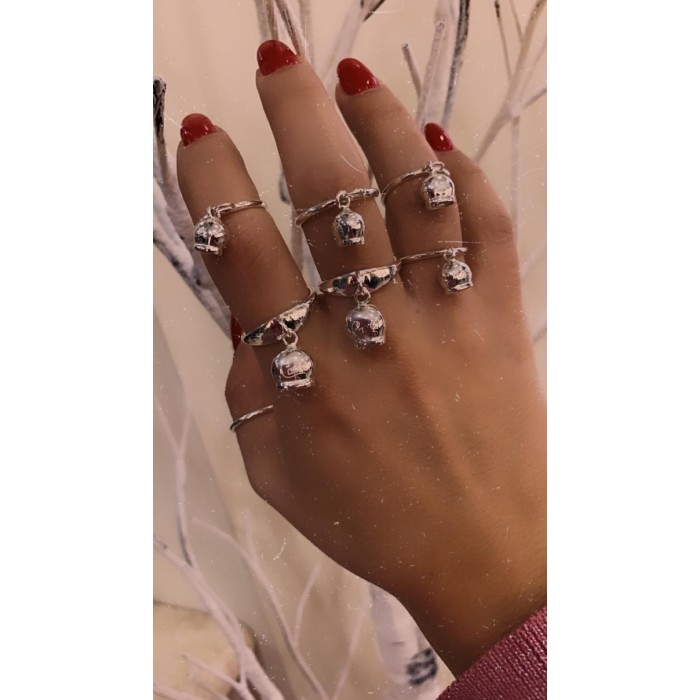 Anello con campanella in argento bianco | Doni Preziosi
