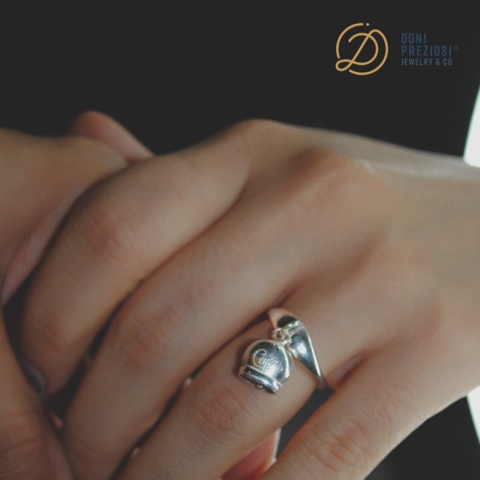 Anello con campanella in argento bianco | Doni Preziosi