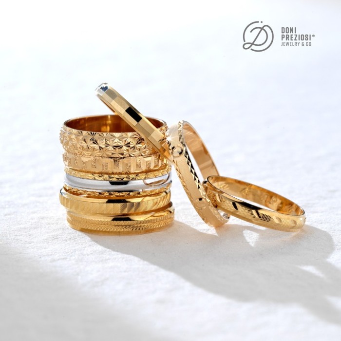 Fedine in oro giallo 18 carati incisioni omaggio