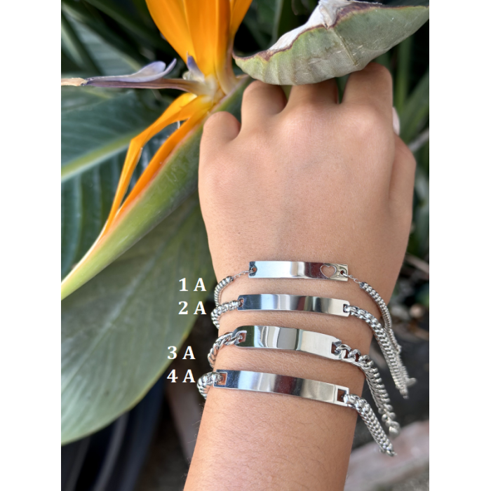 Bracciale con sguardo inciso in acciaio