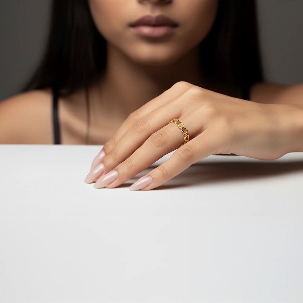 Anello Calliope in Acciaio Oro o Argento con Cuori | Doni Preziosi Anello Calliope in Acciaio Oro o Argento con Cuori | Doni Preziosi