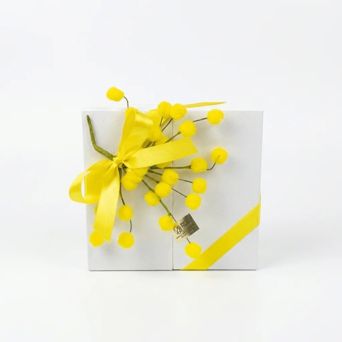 Box Festa della Donna – Confezione Regalo Mimosa e Rose