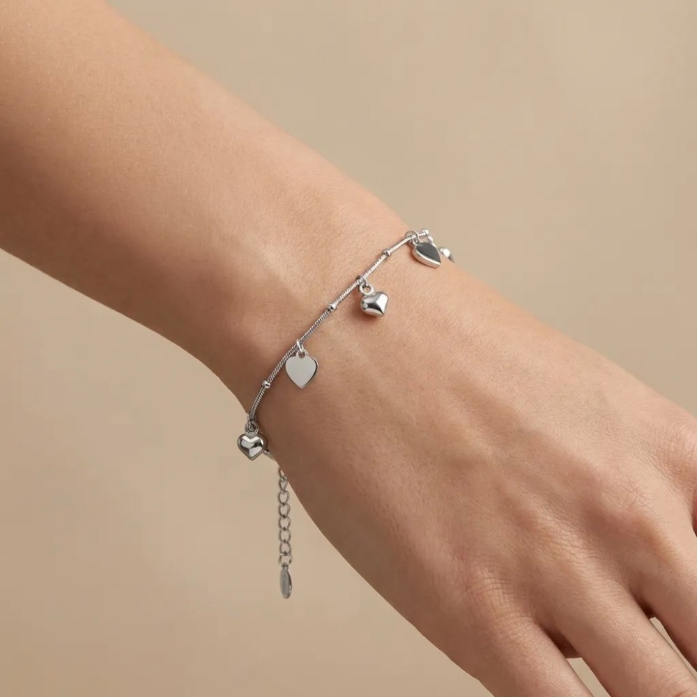 Bracciale Mini Love con Cuori Pendenti | Elegante e Romantico