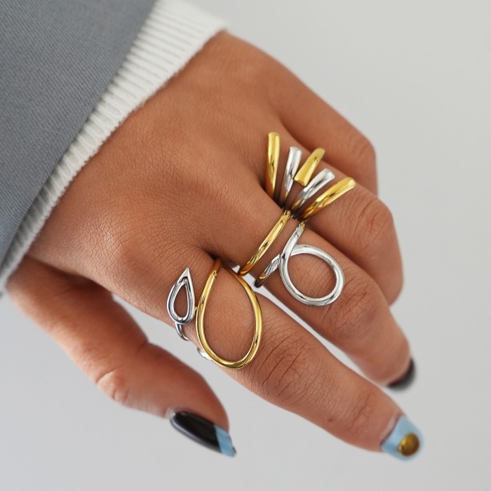 Anelli Scultorei Bicolore Oro e Argento | Set Layering Moderno