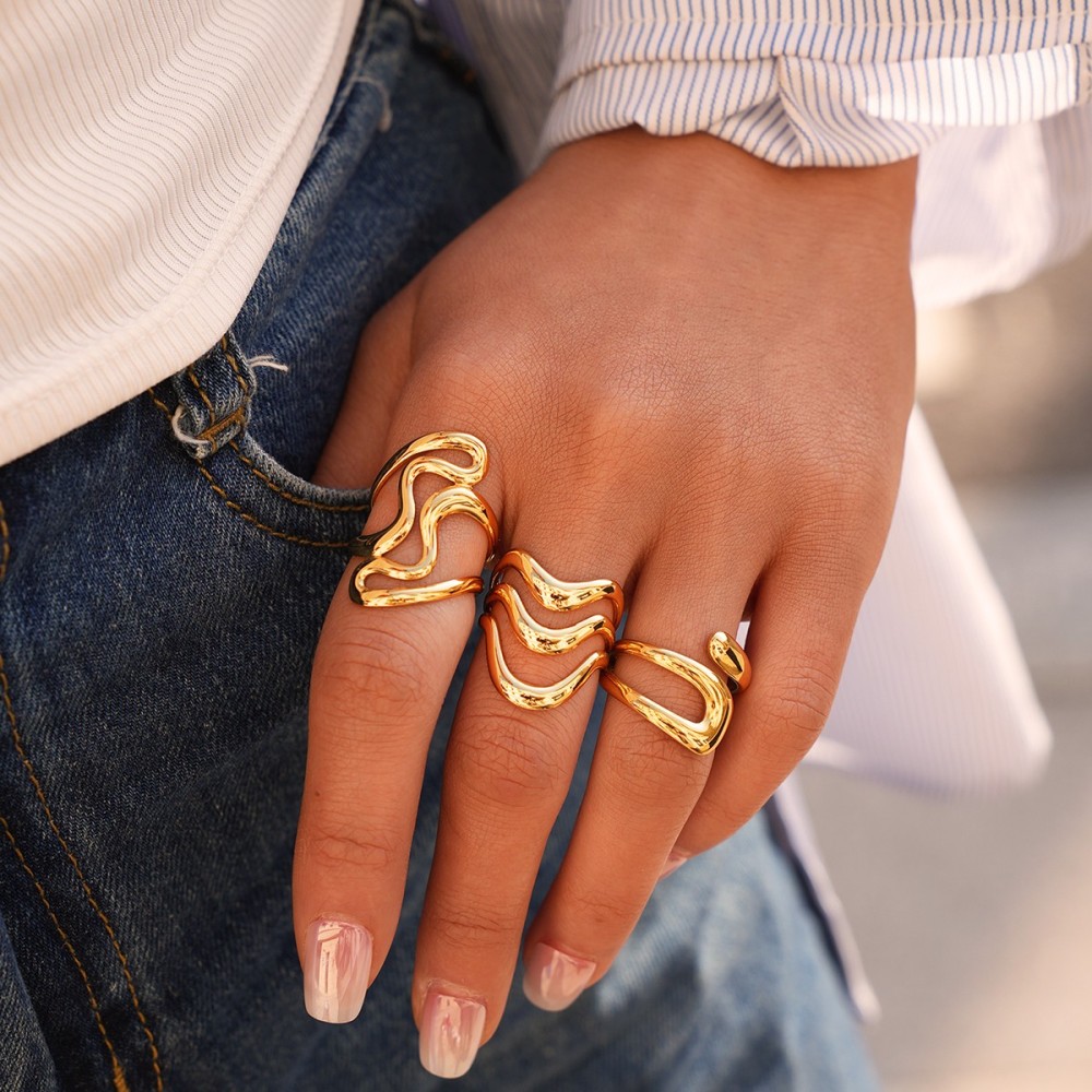 Set Anelli Sinuo Gold - Design Organico a Onda Regolabile