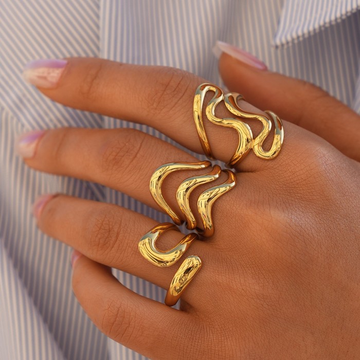 Set Anelli Sinuo Gold - Design Organico a Onda Regolabile