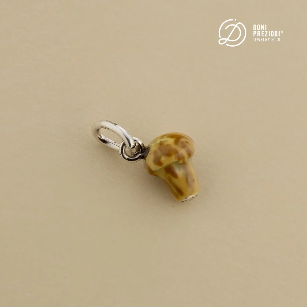 Charm babbà napoletano in Argento 800 con dettaglio ambrato – Doni Preziosi
