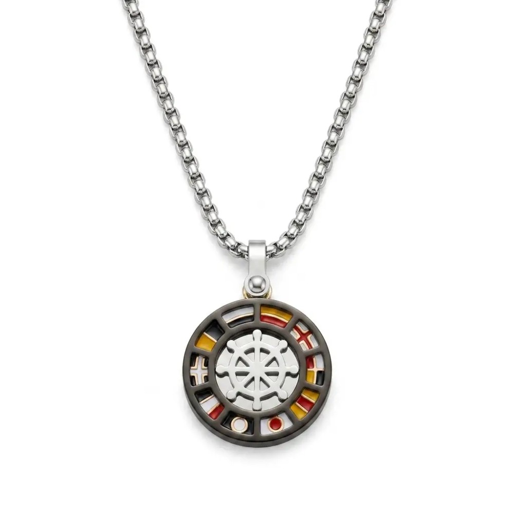 Collana uomo con timone e bandiere nautiche in acciaio – Doni Preziosi