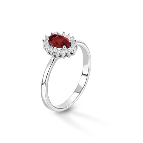 Anello Kate in oro bianco 9 carati con pietra rossa ovale e contorno di zirconi – Doni Preziosi